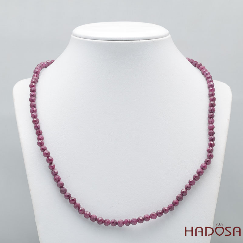 Chuỗi quấn tay đá Ruby Nam Phi mài giác 5mm