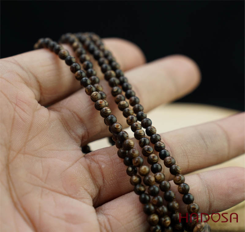 Chuỗi Trầm Hương sánh ghép 216 hạt 4mm