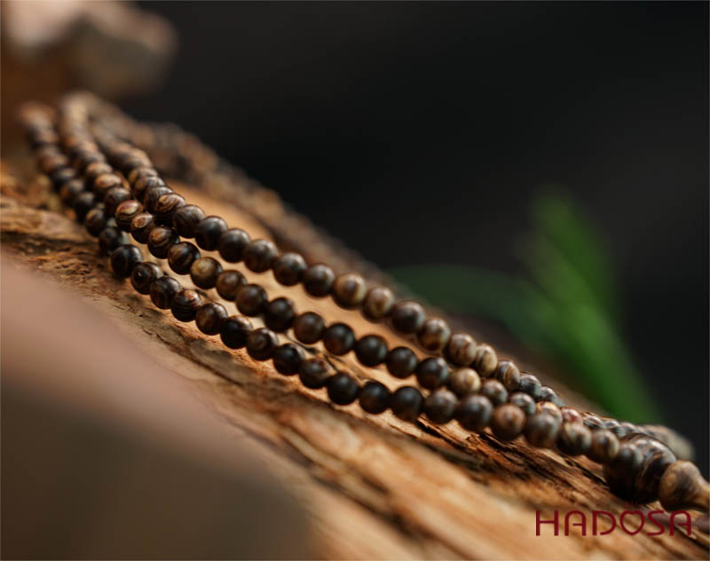 Chuỗi Trầm Hương sánh ghép 216 hạt 4mm