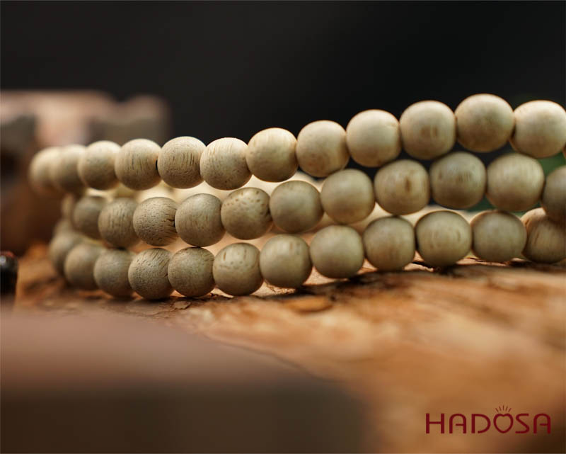 Chuỗi Trầm Tốc 108 hạt 8mm vàng nhạt