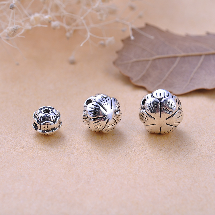 Cách chèn hoa sen xỏ ngang