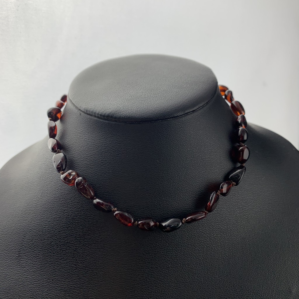 Vòng cổ Hổ phách Baltic đỏ cho em bé