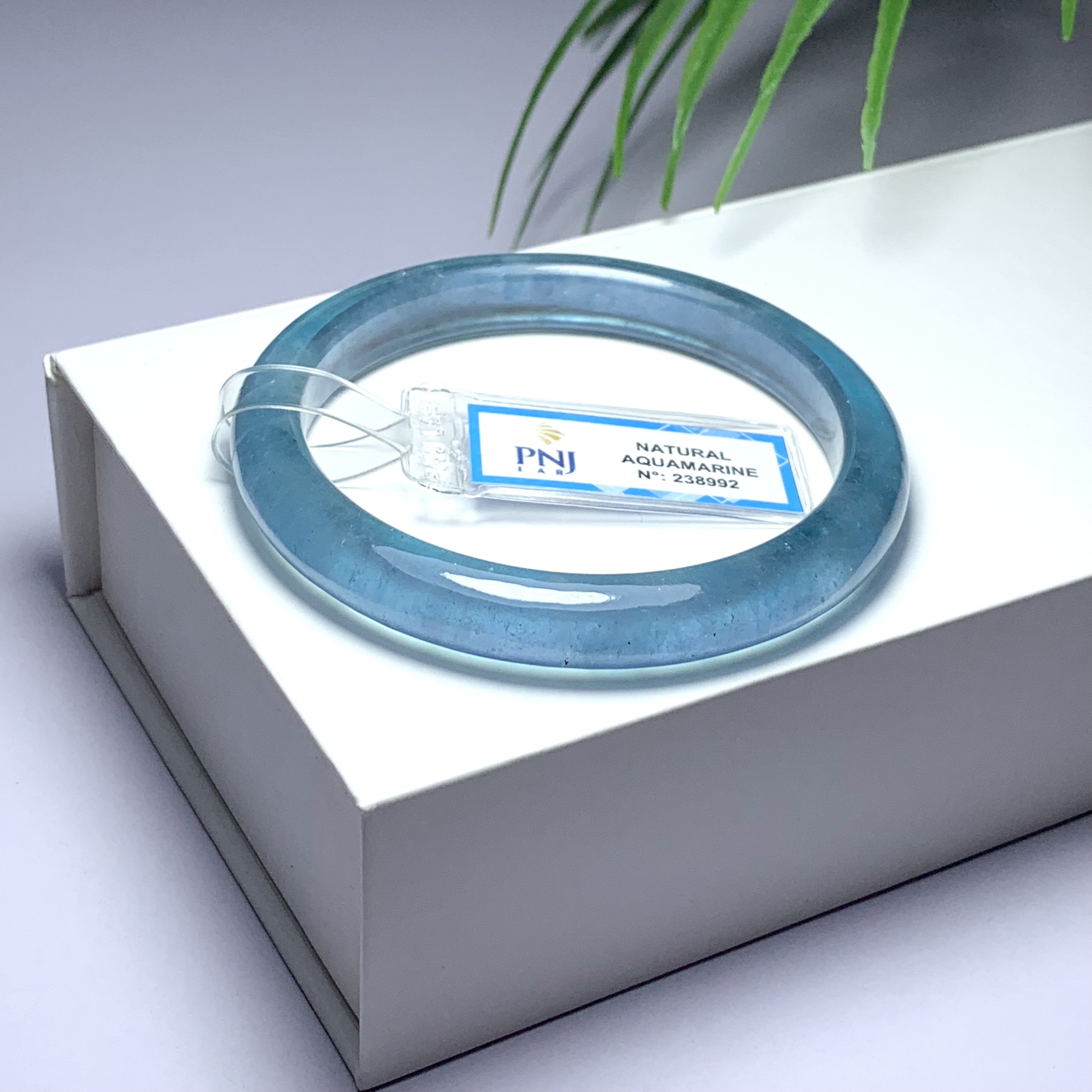 Vòng tay đá Aquamarine xanh ngọc đại dương Vip 8A ni 54