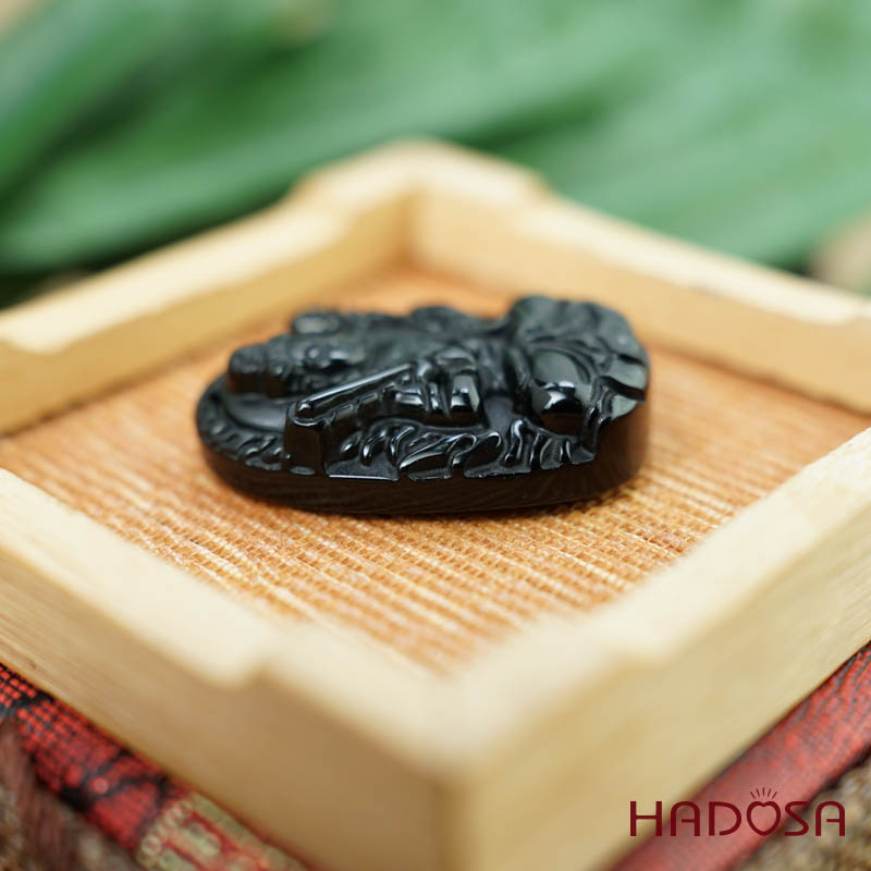 Đá thuỷ tinh núi lửa Phật Hư Không Tạng Bồ Tát (Sửu, Dần) 38mm