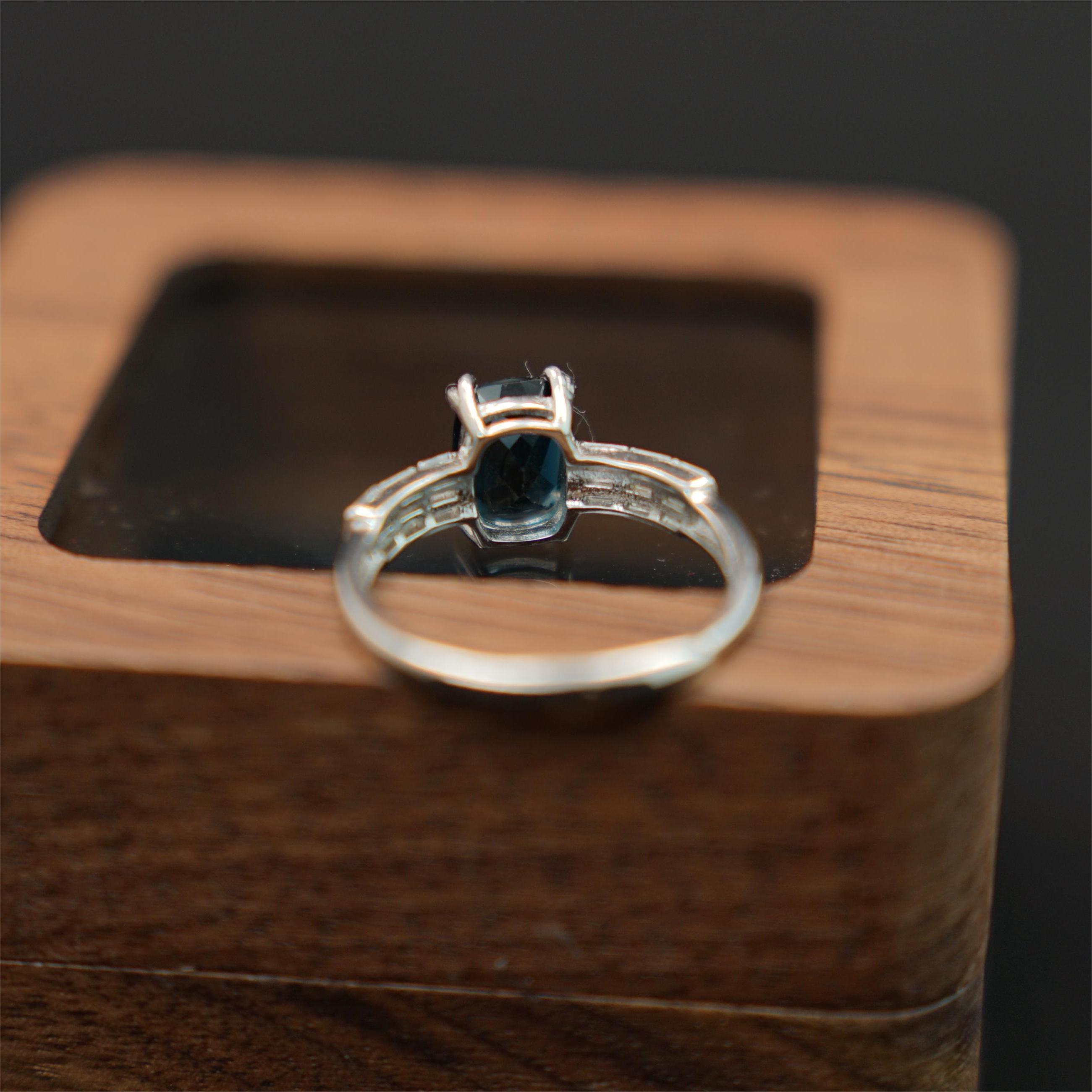 Nhẫn đá Topaz 6*8mm bạc 925