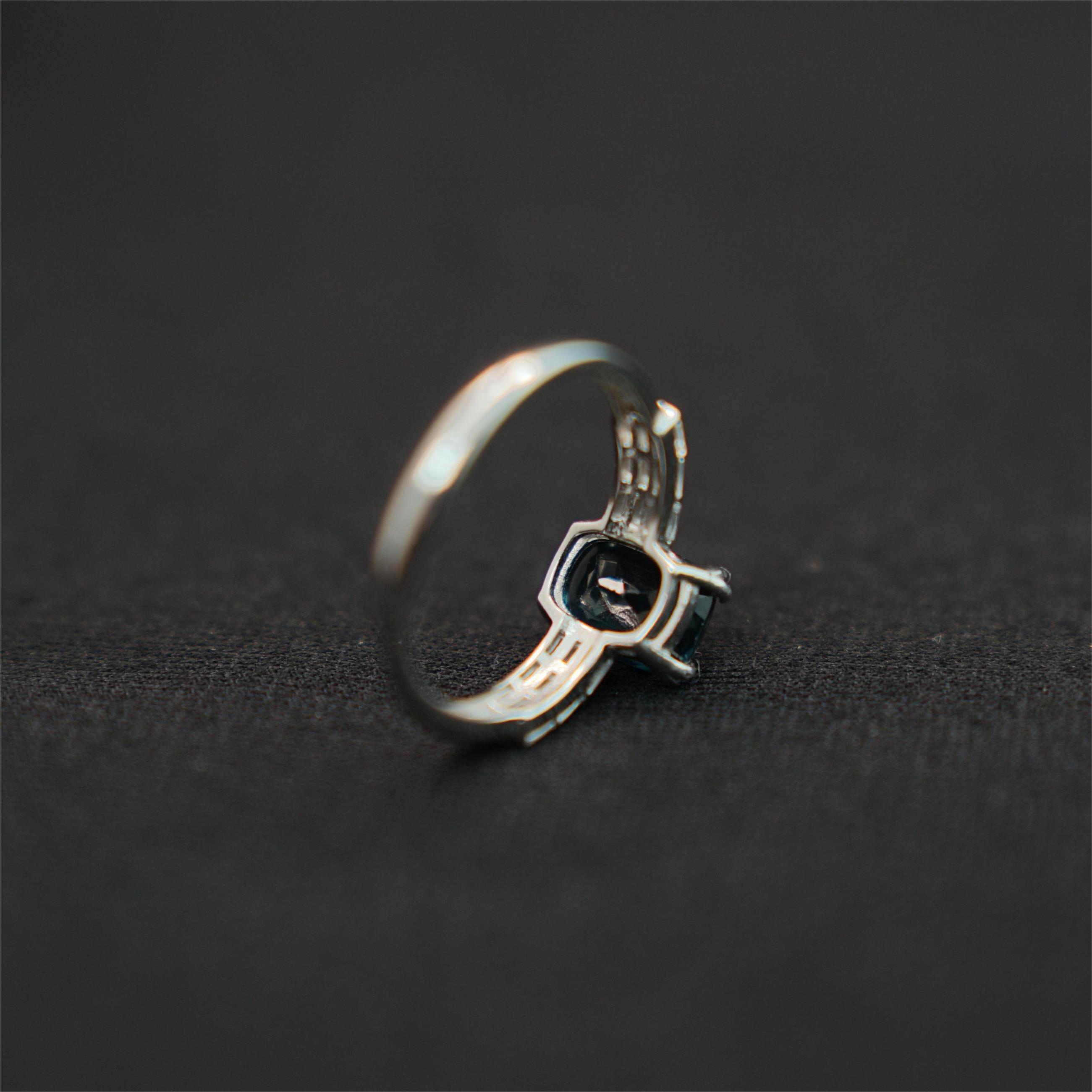 Nhẫn đá Topaz 6*8mm bạc 925