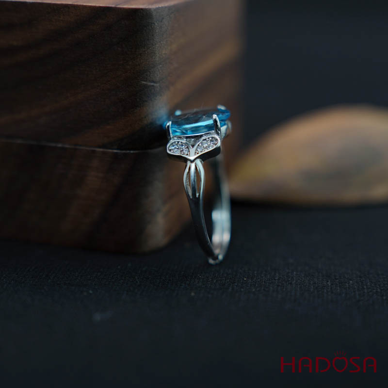 Nhẫn Topaz Swiss 8*10mm bạc 925