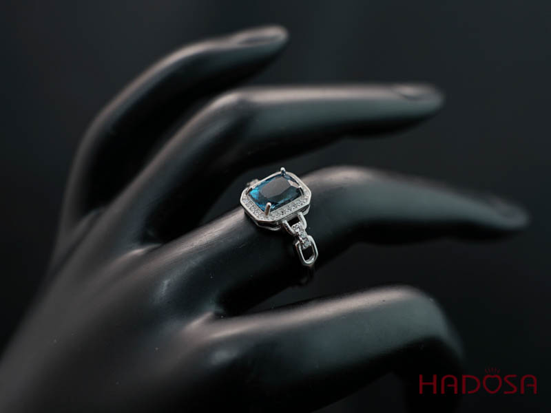 Nhẫn đá Topaz London 6*8mm bạc 925