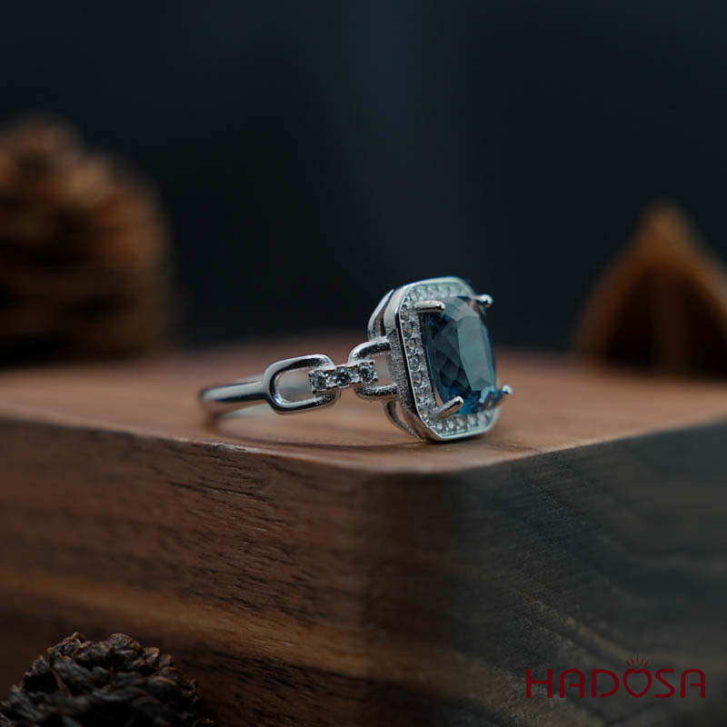 Nhẫn đá Topaz London 6*8mm bạc 925