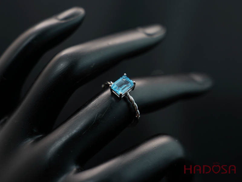 Nhẫn đá Topaz 5*7mm bạc 925