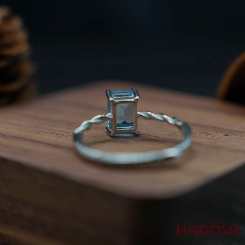 Nhẫn đá Topaz 5*7mm bạc 925