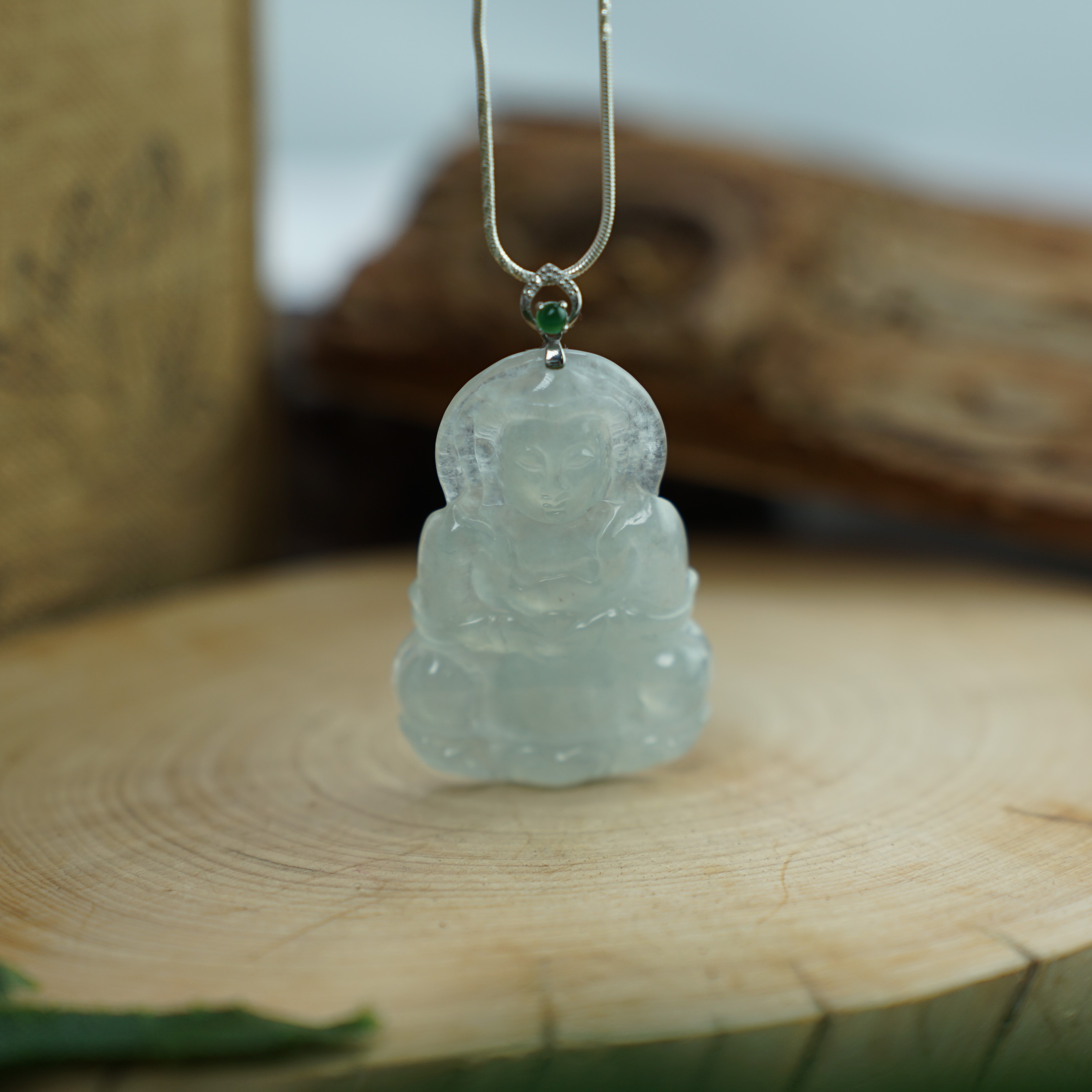 Mặt dây chuyền Phật Quan Âm Cẩm Thạch A Nếp Băng  vàng 18K 48x25x4mm