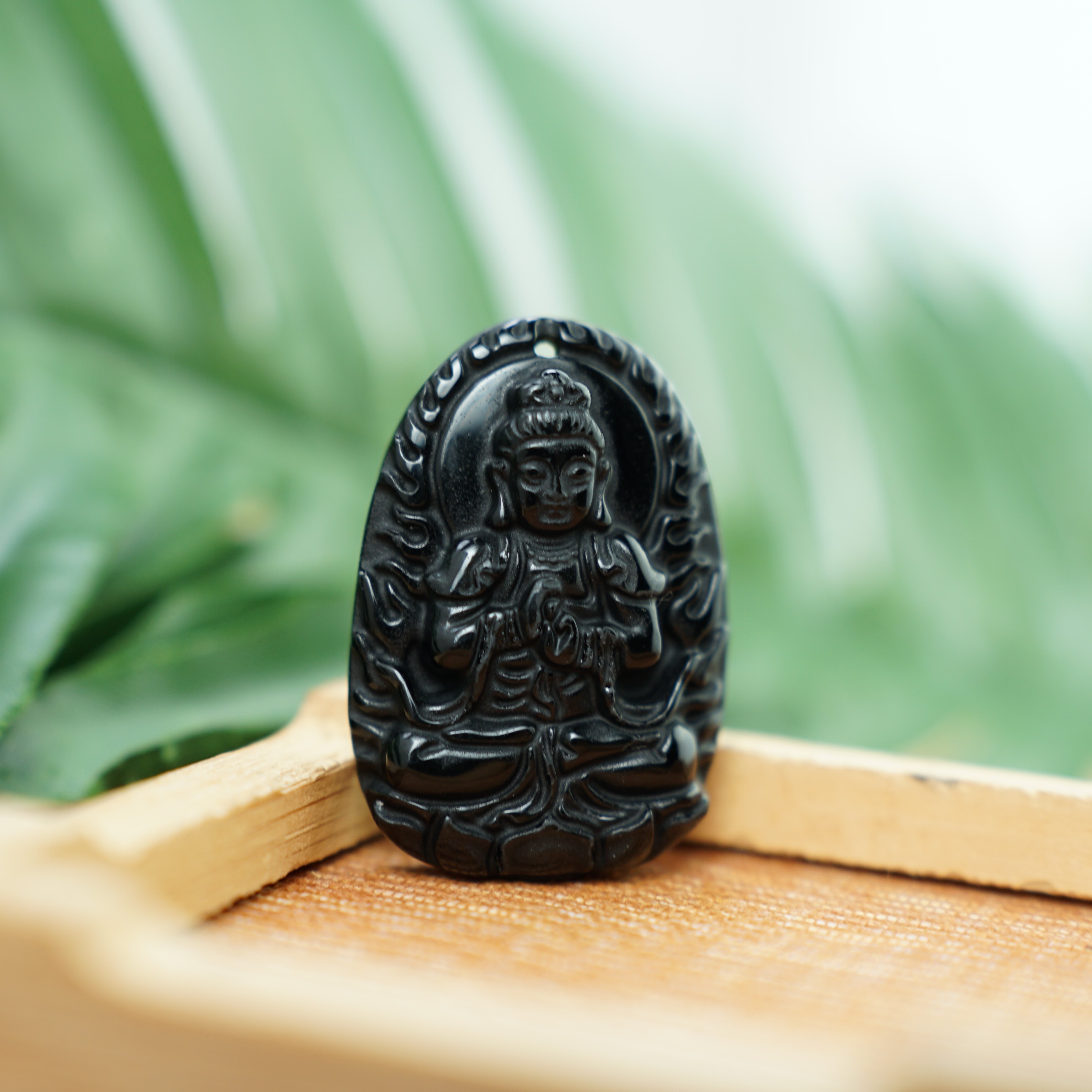 Đá thuỷ tinh núi lửa Phật Như Lại Đại Nhật (Mùi, Thân) 38mm