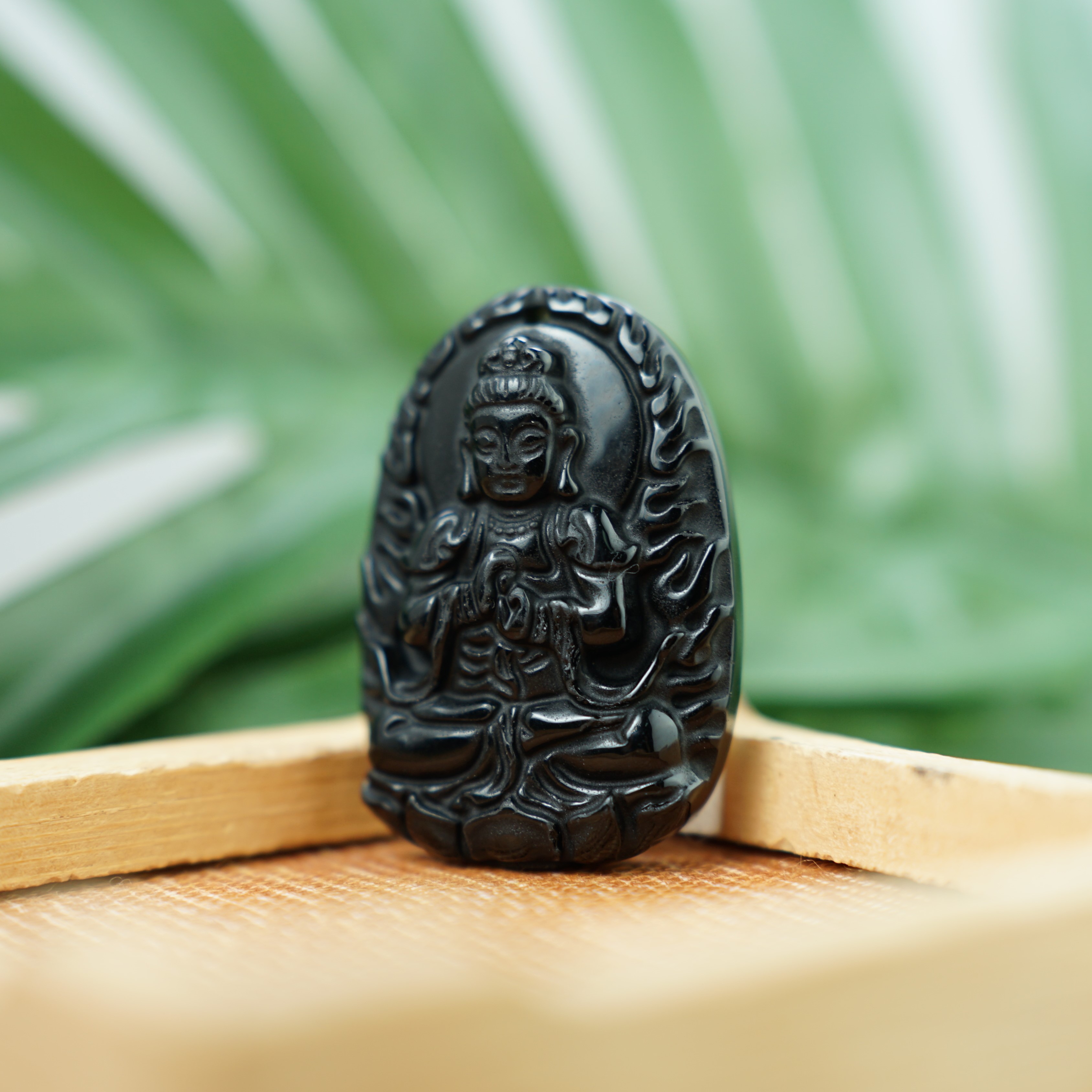 Đá thuỷ tinh núi lửa Phật Như Lại Đại Nhật (Mùi, Thân) 38mm