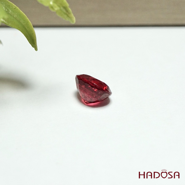 Spinel đỏ VN (100% natural) oval 6*7mm 1.8cts