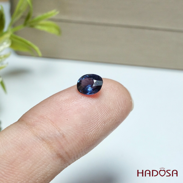 Spinel xanh VN tròn 7mm 1.7cts