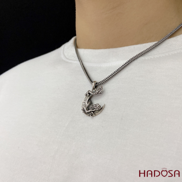 Mặt dây chuyền bạc Thái Rồng cuộn mặt trăng