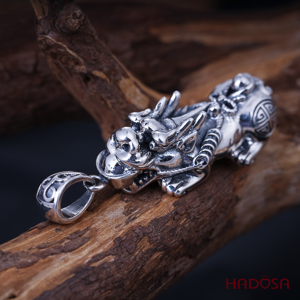 Mặt tỳ hưu bạc Thái