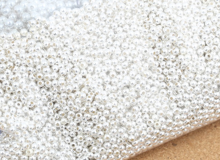 Hạt xỏ tròn trơn lỗ nhỏ