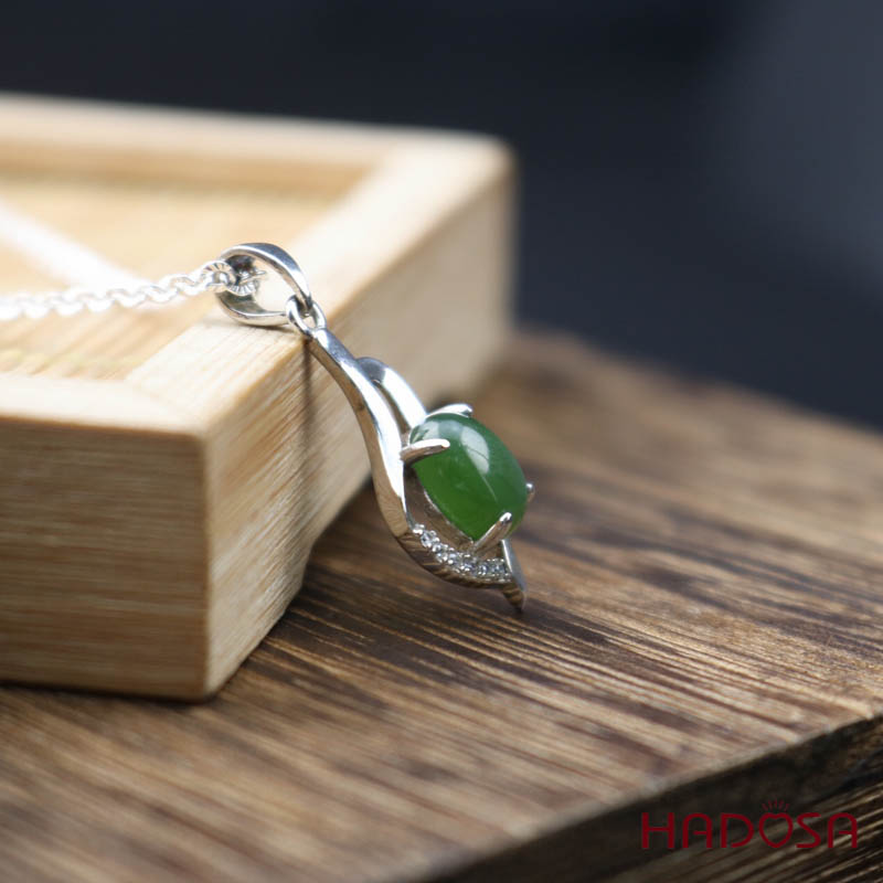 Mặt dây chuyền Ngọc Bích Canada 6*8mm