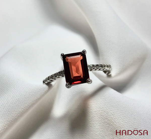 Nhẫn đá Garnet chữ nhật 6*8mm bạc 925
