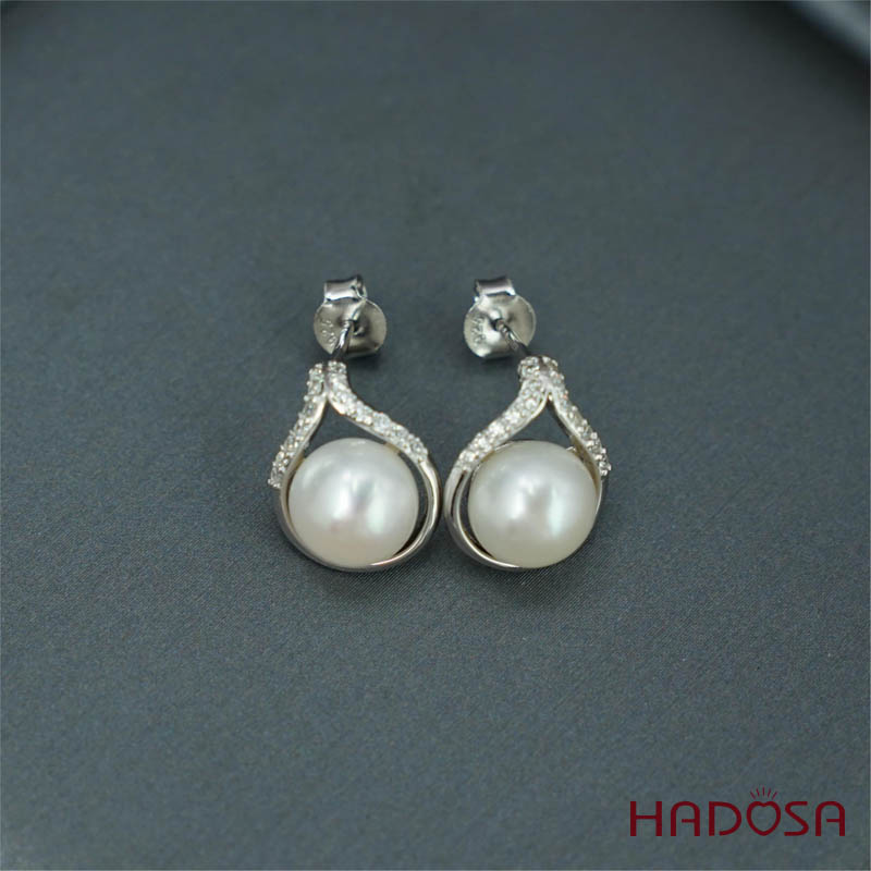 Khuyên tai ngọc trai 8mm