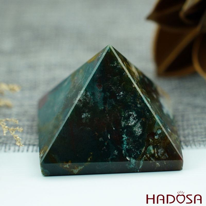 Kim tự tháp mã não rêu 5cm 120gr