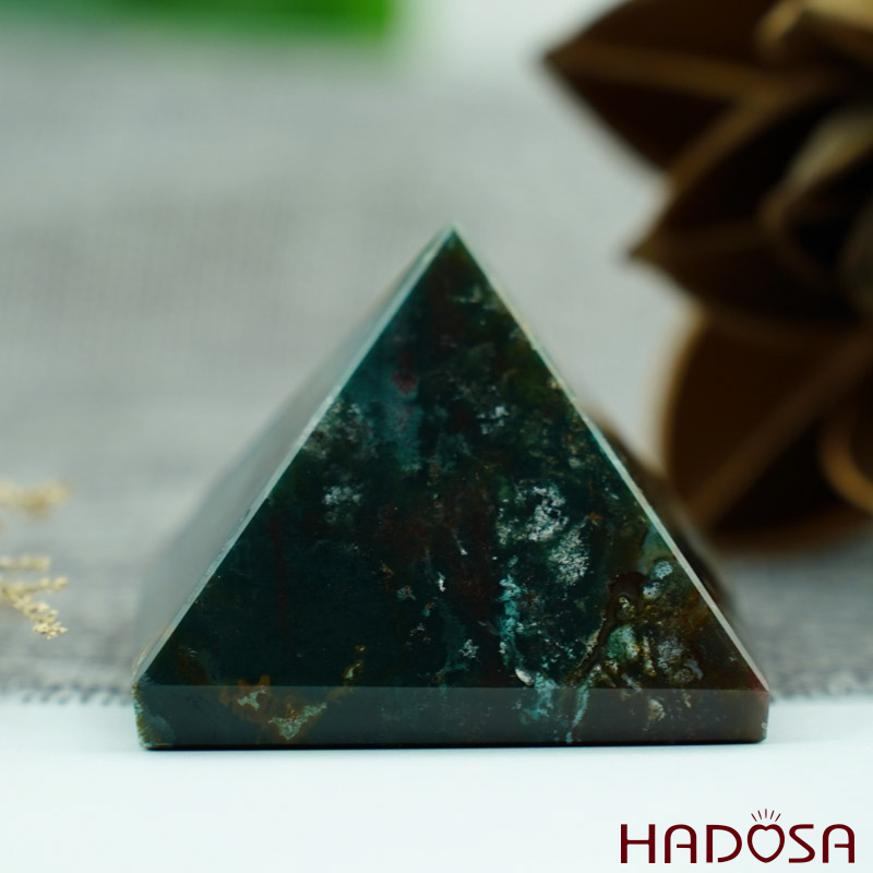 Kim tự tháp mã não rêu 5cm 120gr