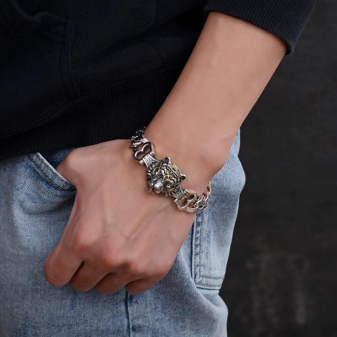 Vòng tay bạc cho nam Mãnh Hổ