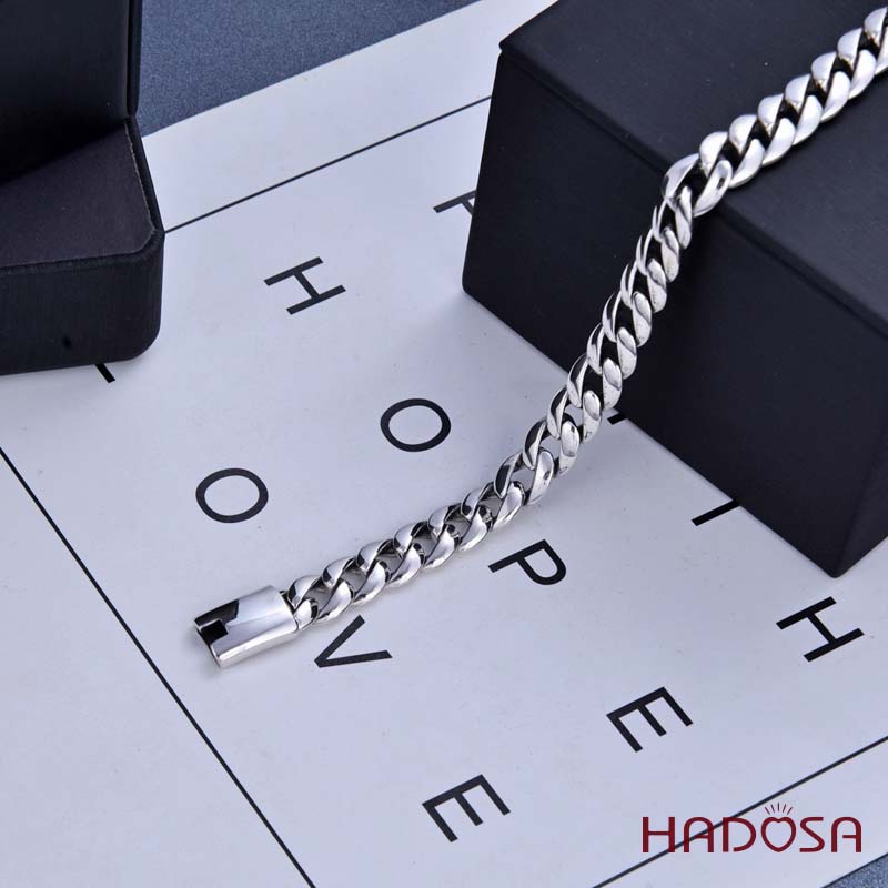 Lắc tay nam bạc Thái mắt xích trơn dày tối giản