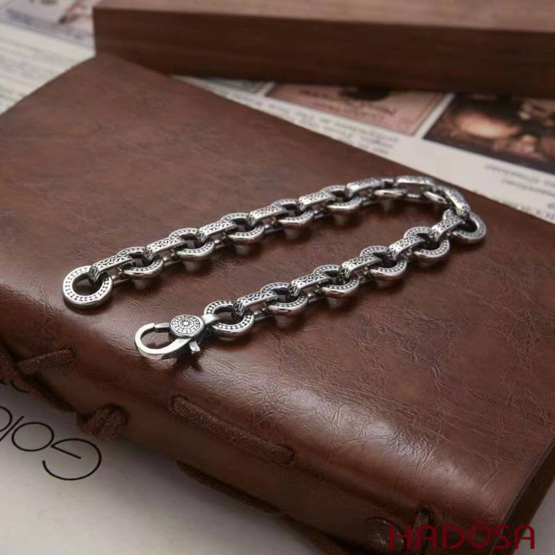 Lắc tay nam bạc Thái tròn họa tiết