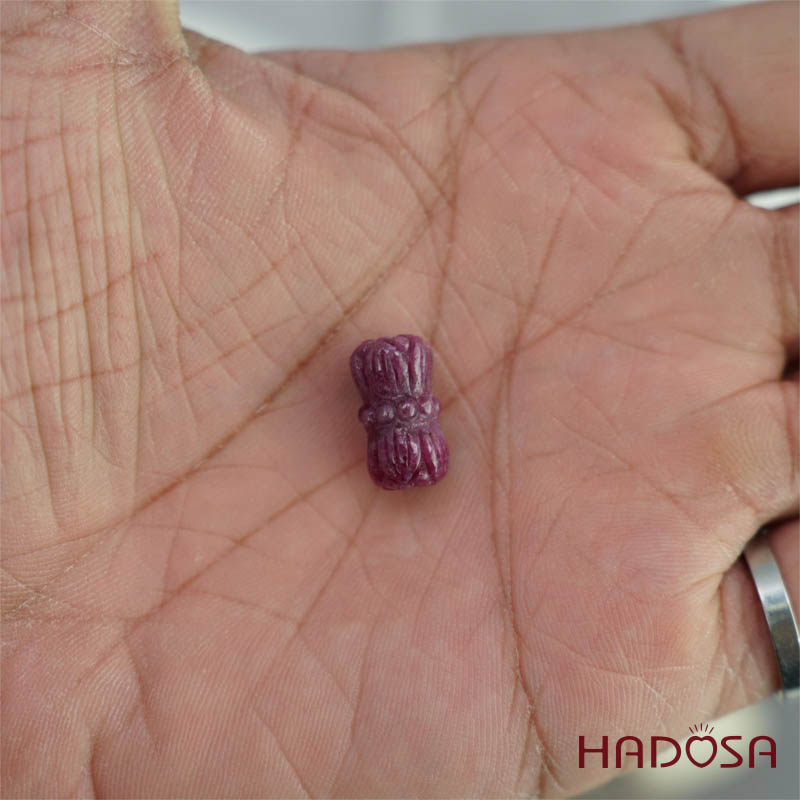 Lu thống ruby nam Phi chạm 9x16mm