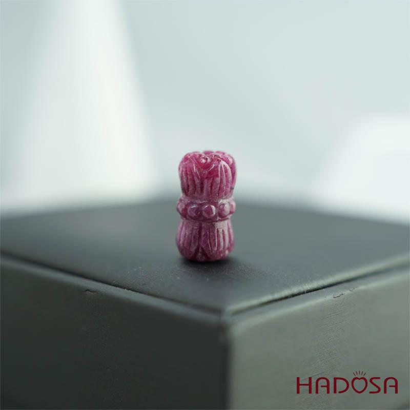 Lu thống ruby nam Phi chạm 9x16mm