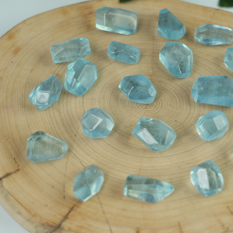 Mặt Aquamarine mài giác ngẫu nhiên chuẩn 6A