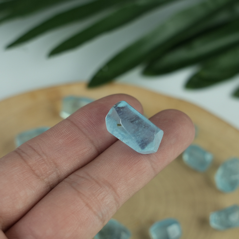 Mặt Aquamarine mài giác ngẫu nhiên chuẩn 6A