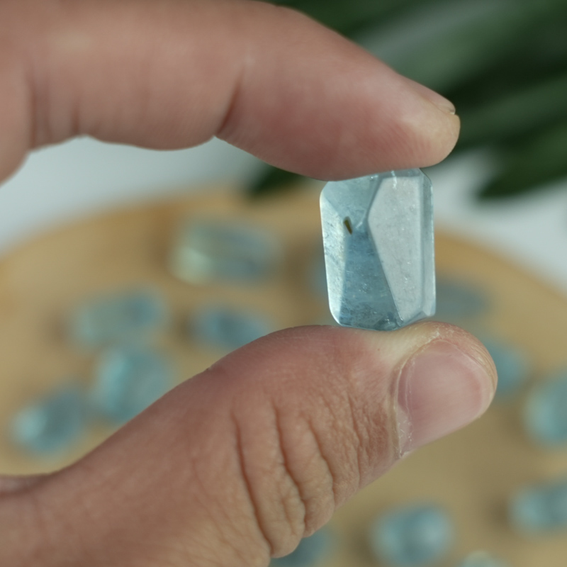 Mặt Aquamarine mài giác ngẫu nhiên chuẩn 6A