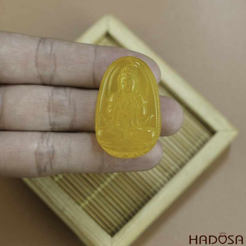 Mặt Đại Nhật (Mùi, Thân) đá mã não vàng 37mm