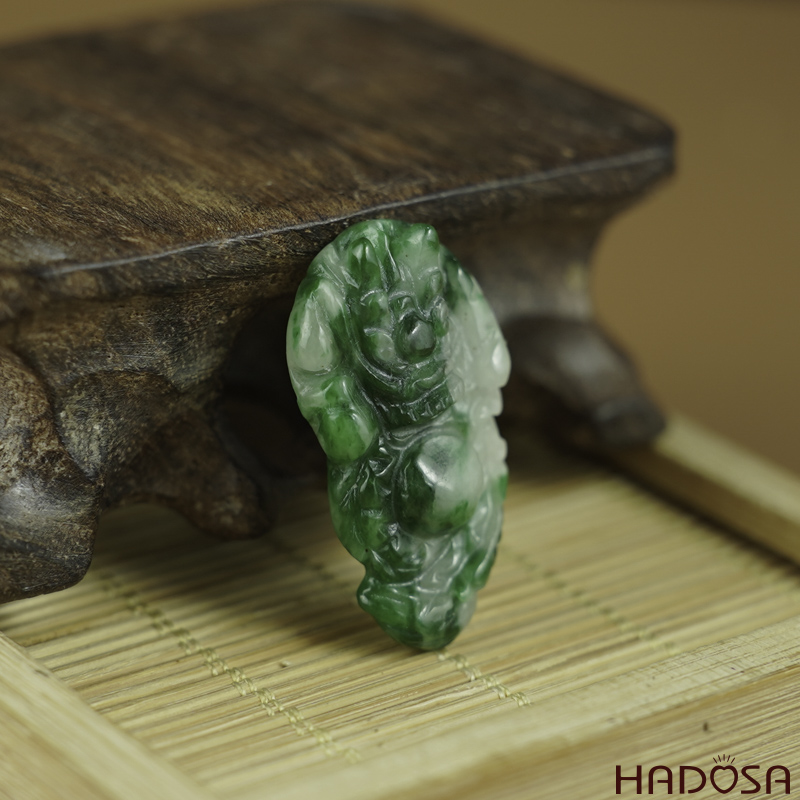 Mặt Cẩm Thạch Rồng ngậm long châu 17x32mm