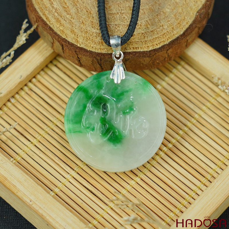 Mặt dây chuyền cẩm thạch chữ Đức