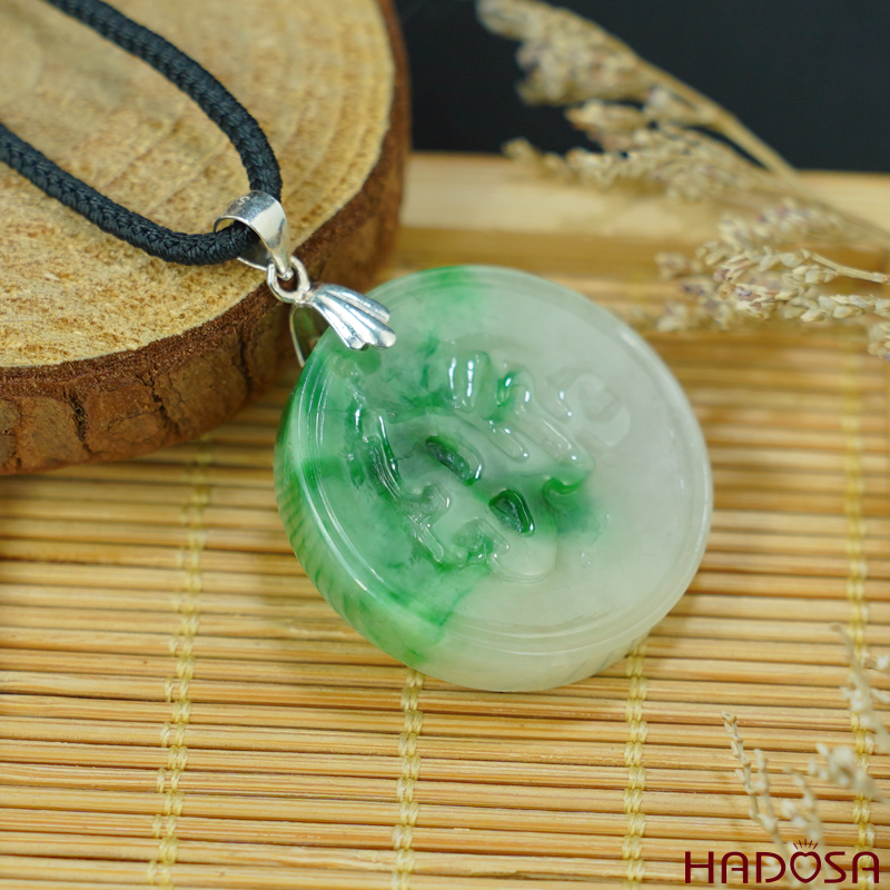 Mặt dây chuyền cẩm thạch chữ Đức