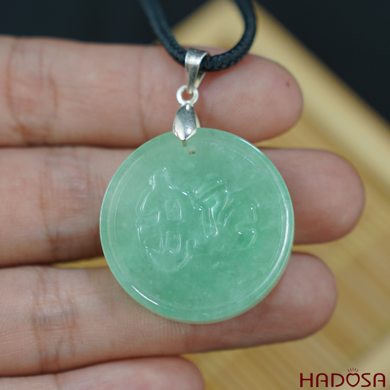 Mặt dây chuyền cẩm thạch chữ Đức