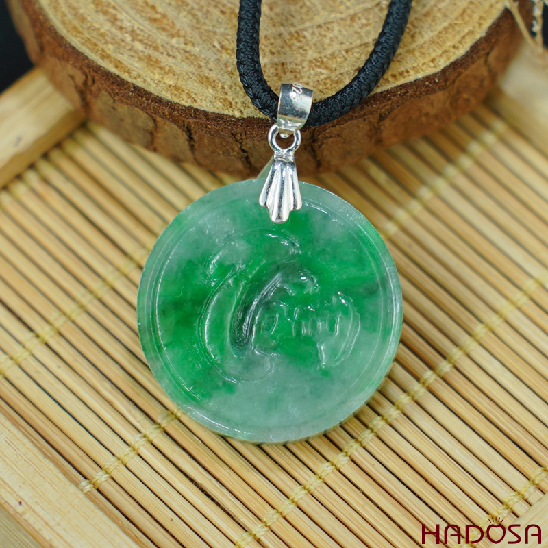 Mặt dây chuyền cẩm thạch chữ Tâm