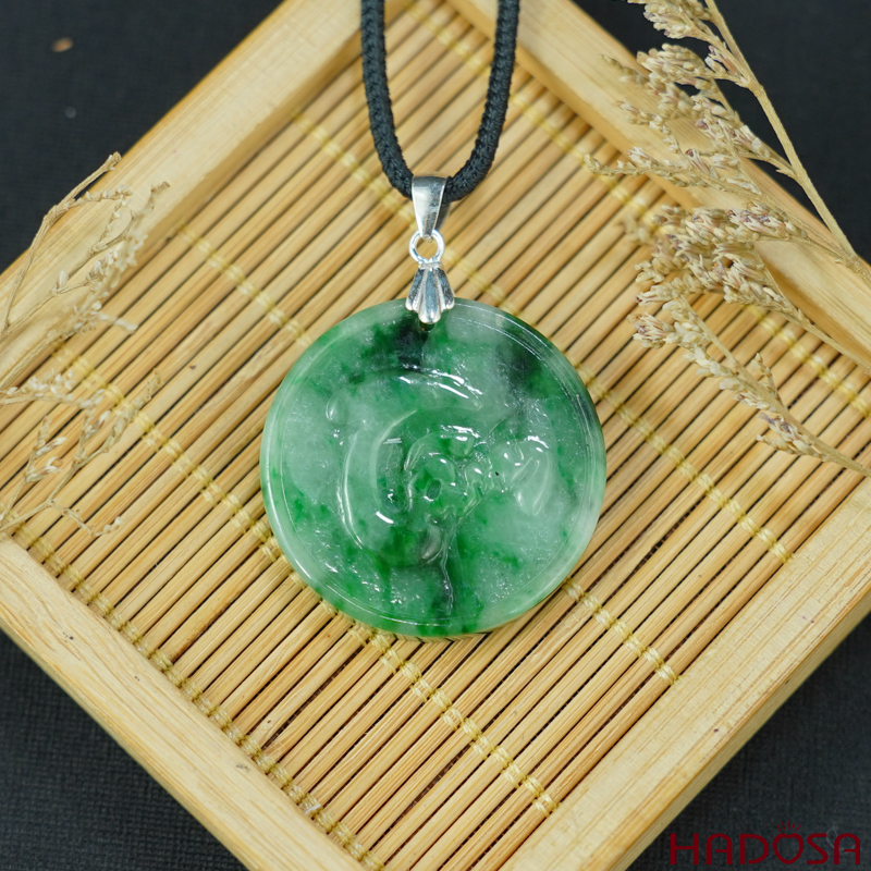 Mặt dây chuyền cẩm thạch chữ Tâm