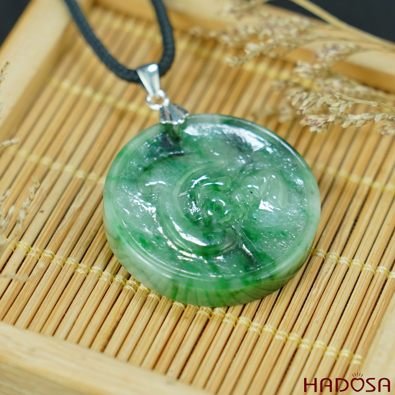 Mặt dây chuyền cẩm thạch chữ Tâm