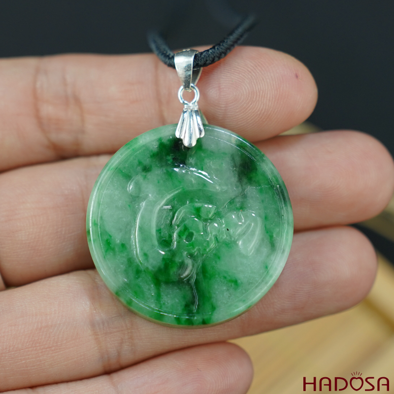 Mặt dây chuyền cẩm thạch chữ Tâm