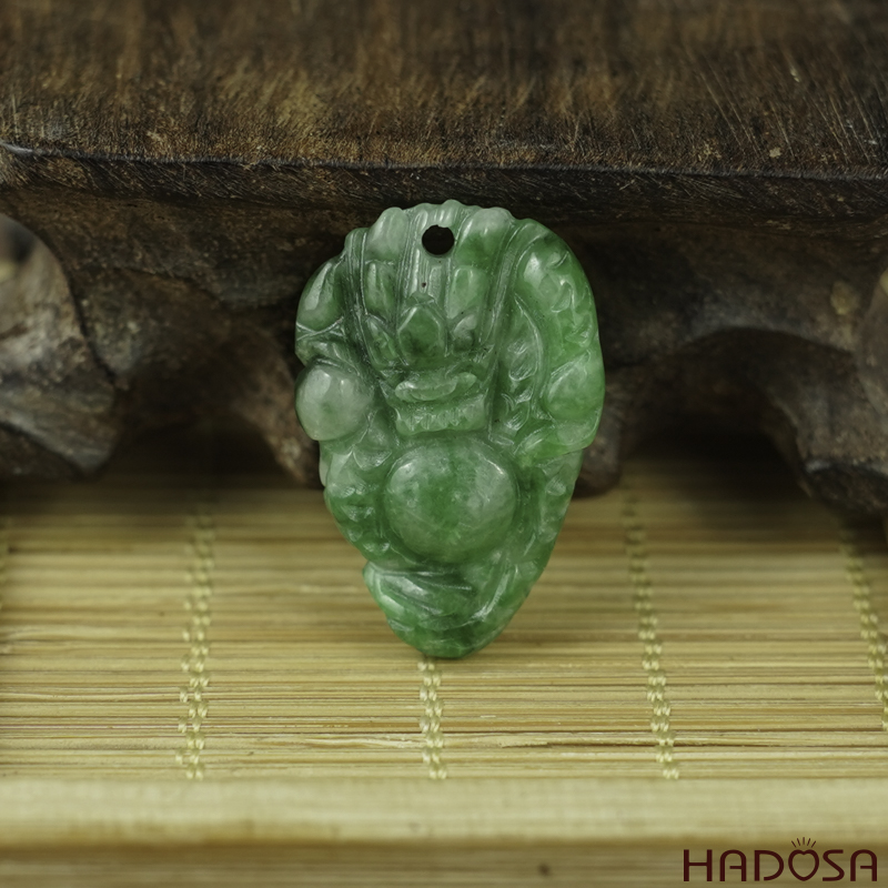 Mặt Cẩm Thạch Rồng ngậm long châu 20x30mm