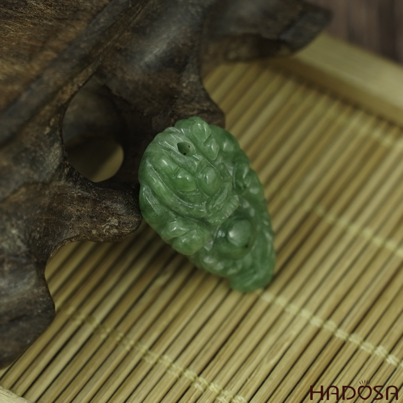 Mặt Cẩm Thạch Rồng ngậm long châu 16x26mm