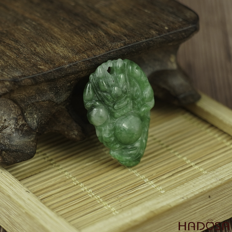 Mặt Cẩm Thạch Rồng ngậm long châu 20x30mm