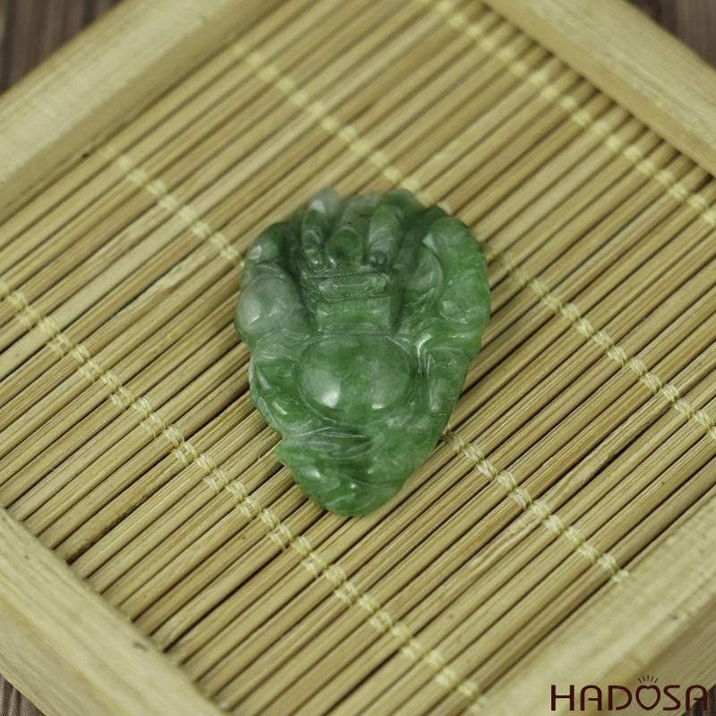 Mặt Cẩm Thạch Rồng ngậm long châu 20x30mm