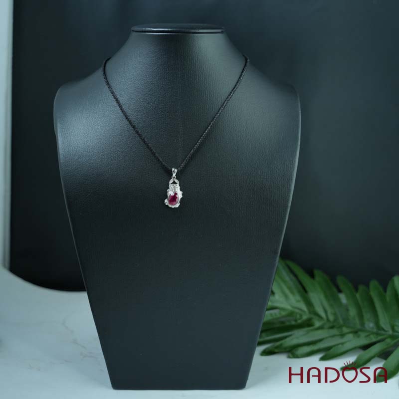 Mặt dây chuyền tỳ hưu đá Ruby đỏ 7x9mm bạc 925